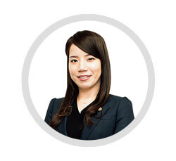 弁護士向井智絵
