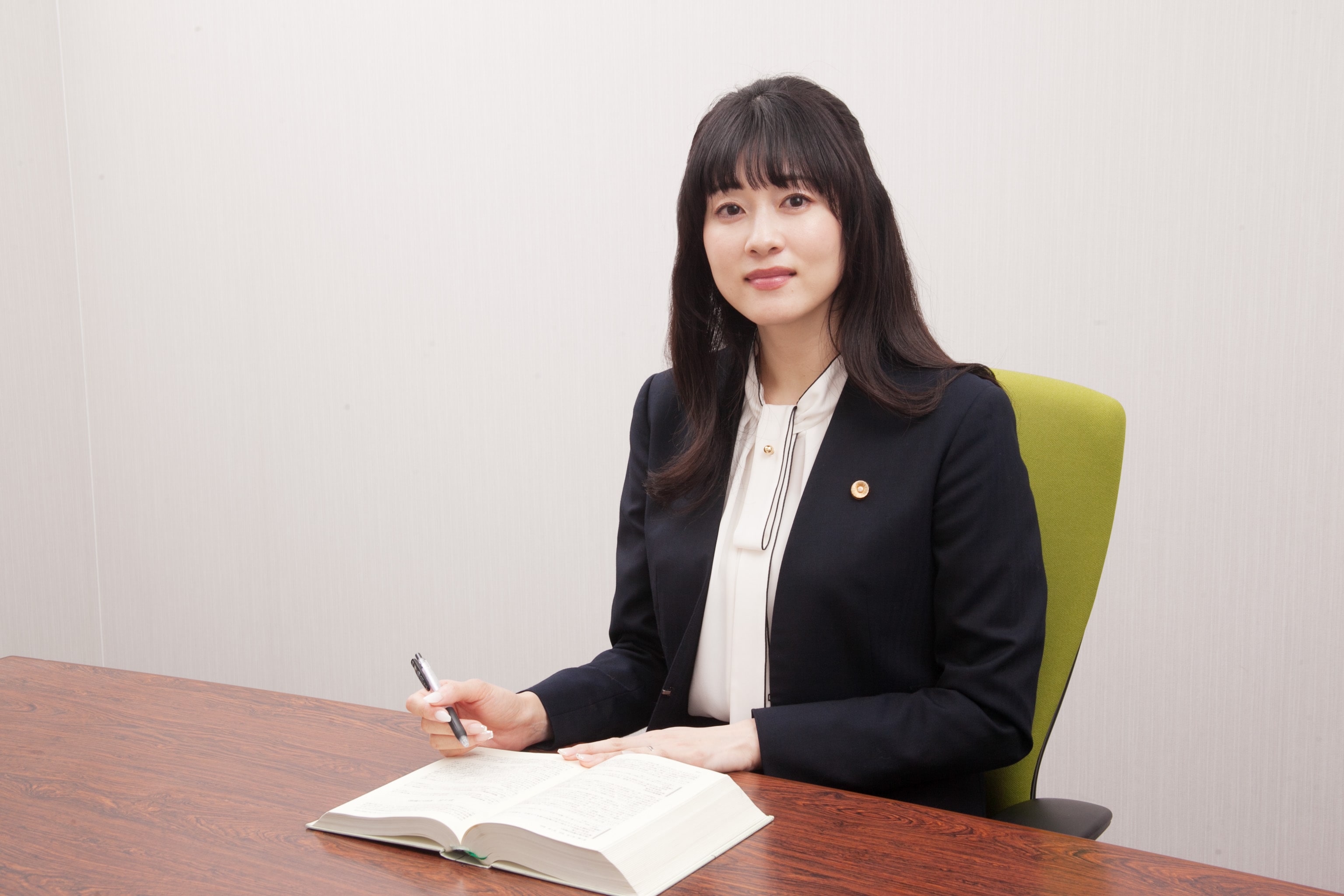 弁護士小林由佳