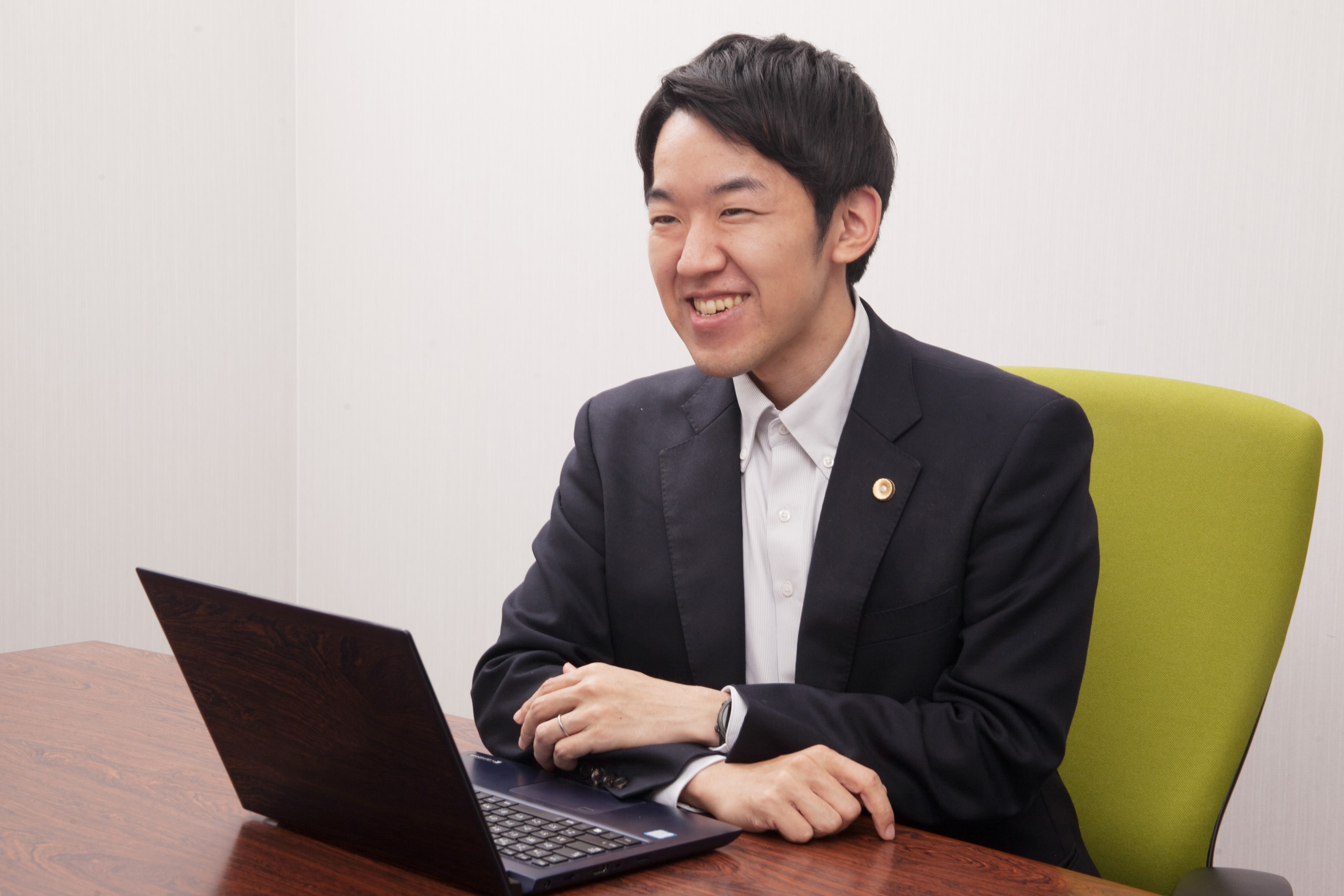 弁護士荻野哲也